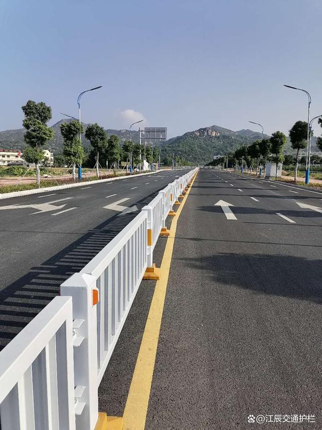城市道路市政交通護欄的功能與科學設置